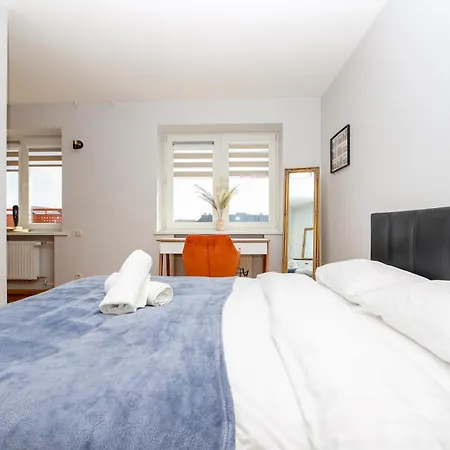 Cohost I City Centre Apt With River View *