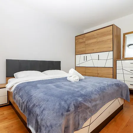 Apartment Cohost I City Centre Apt With River View Klaipeda