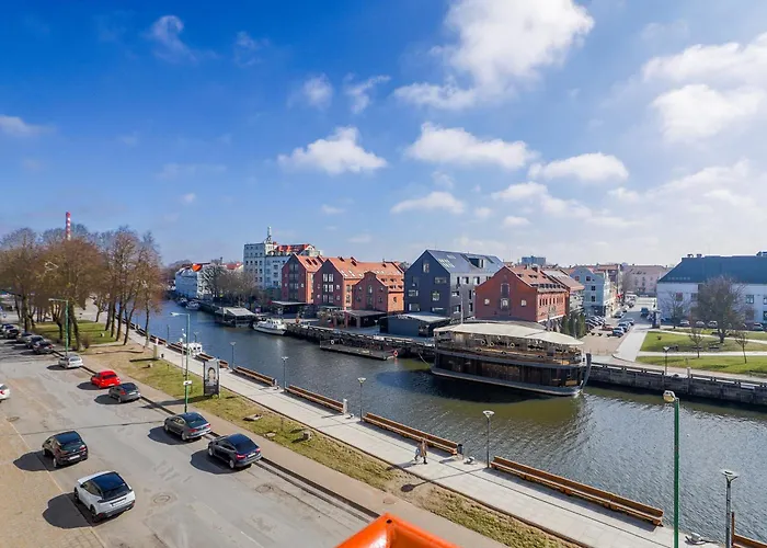 Cohost I City Centre Apt With River View