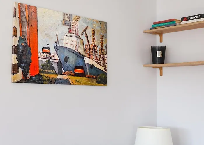 Cohost I City Centre Apt With River View